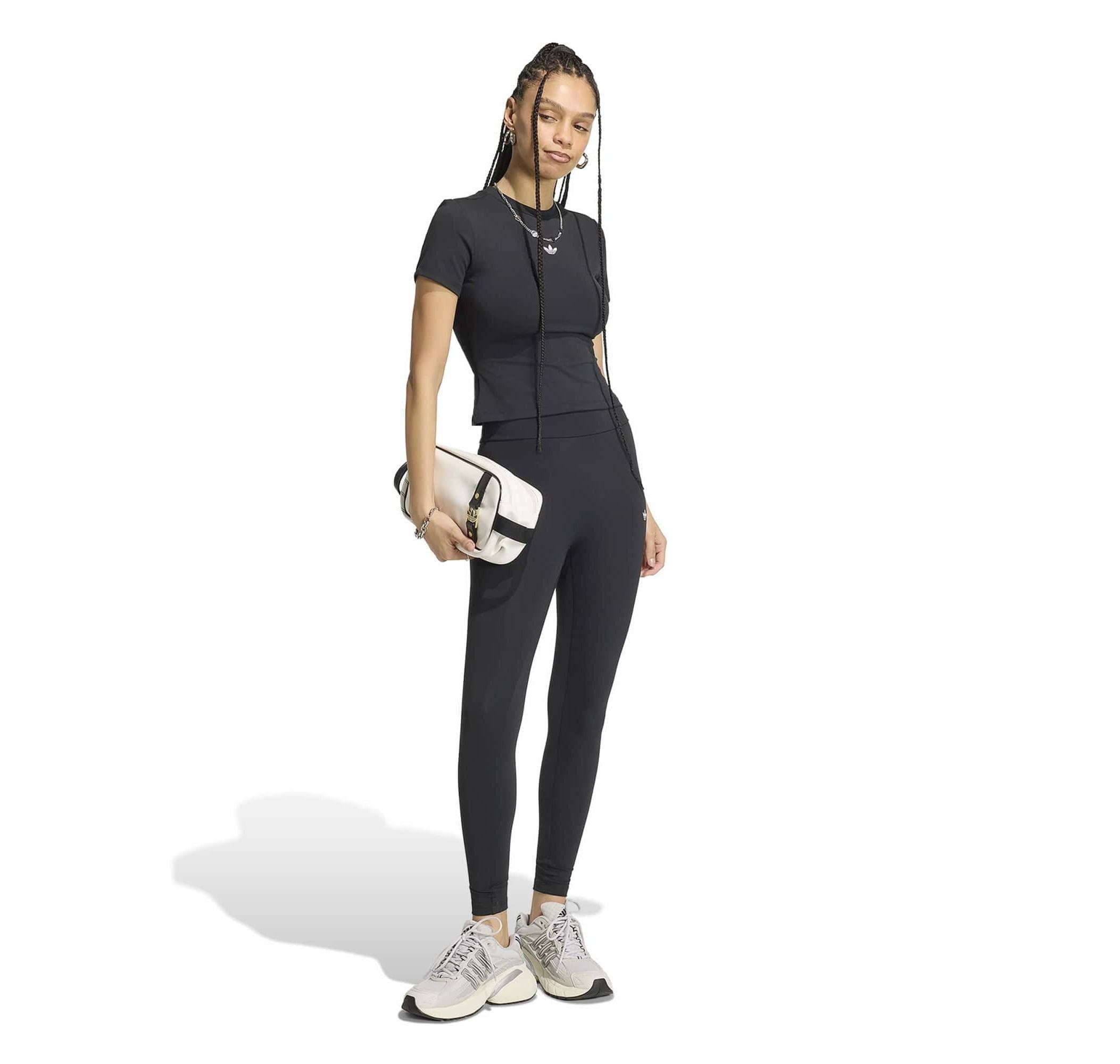 adidas adidas Ess Pes Ss Kadın T-Shirt Siyah - 5
