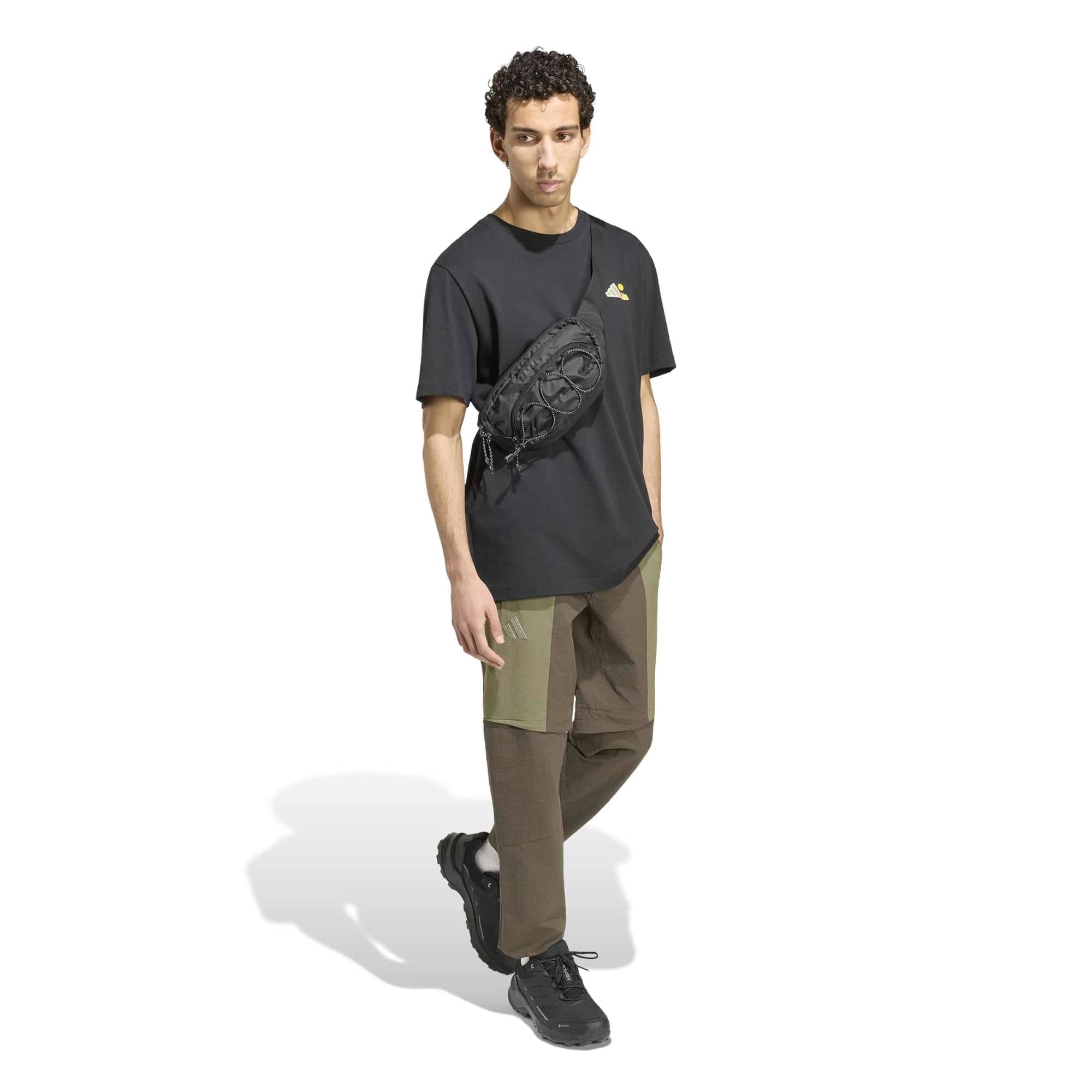 adidas adidas M Camper G T Erkek T-Shirt Siyah - 4