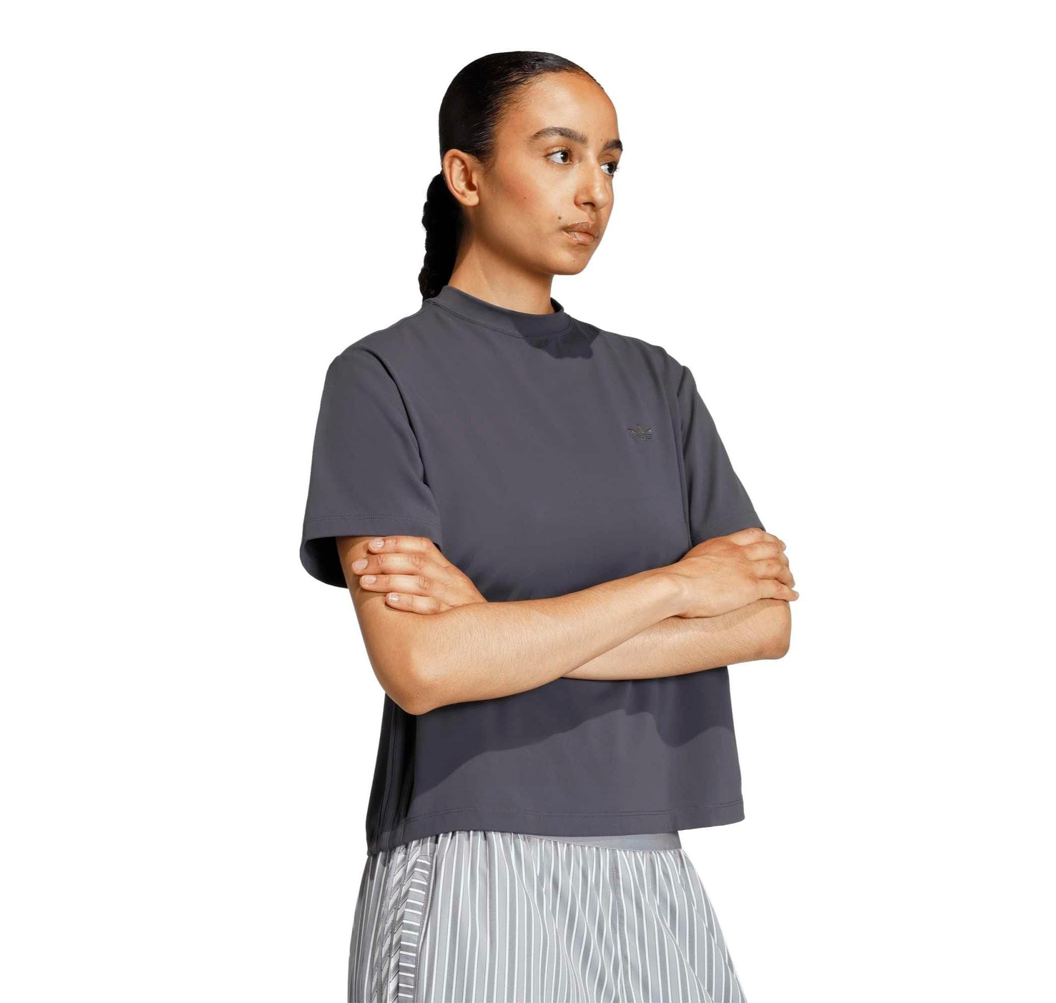 adidas adidas P Ess T Kadın T-Shirt İndigo - 2