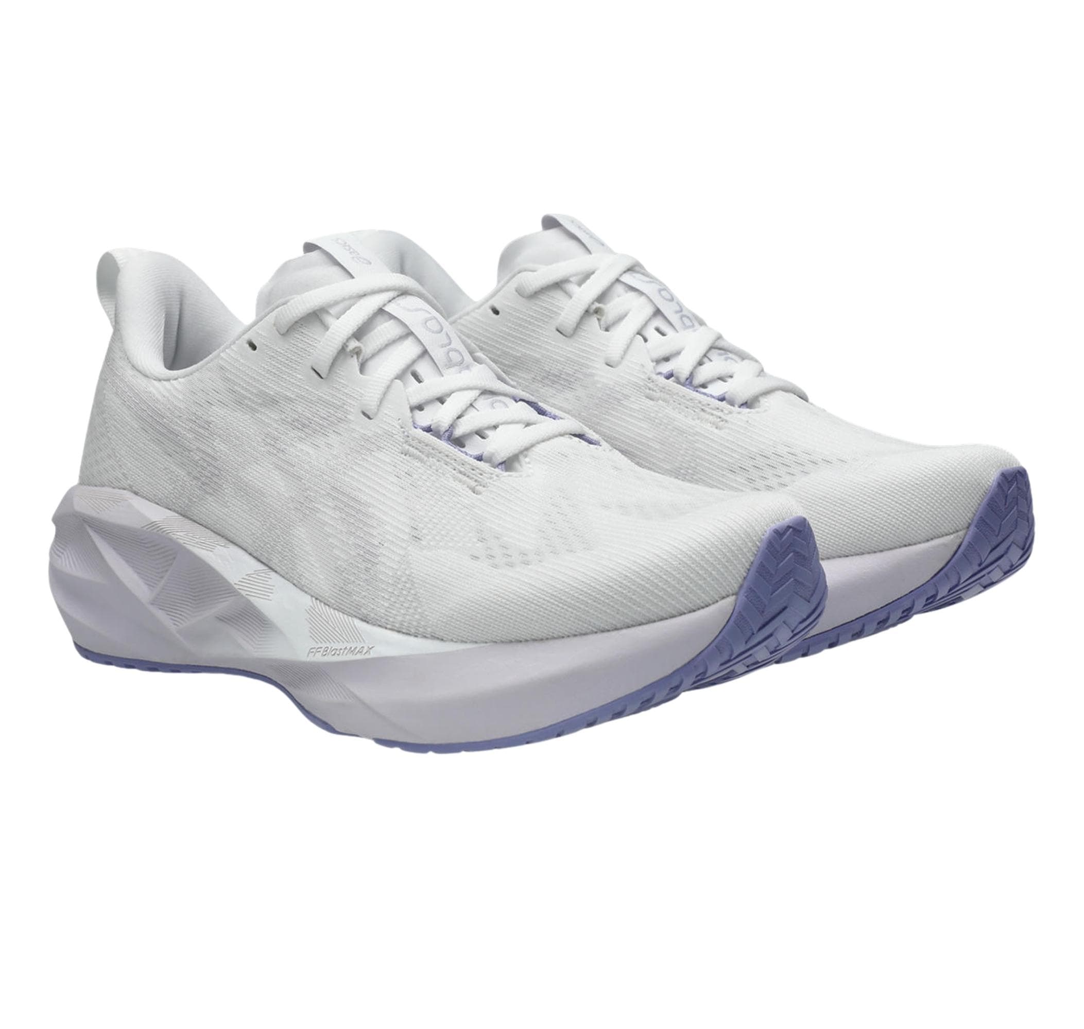 Asics Asics Novablast 5 Kadın Spor Ayakkabı Beyaz - 2