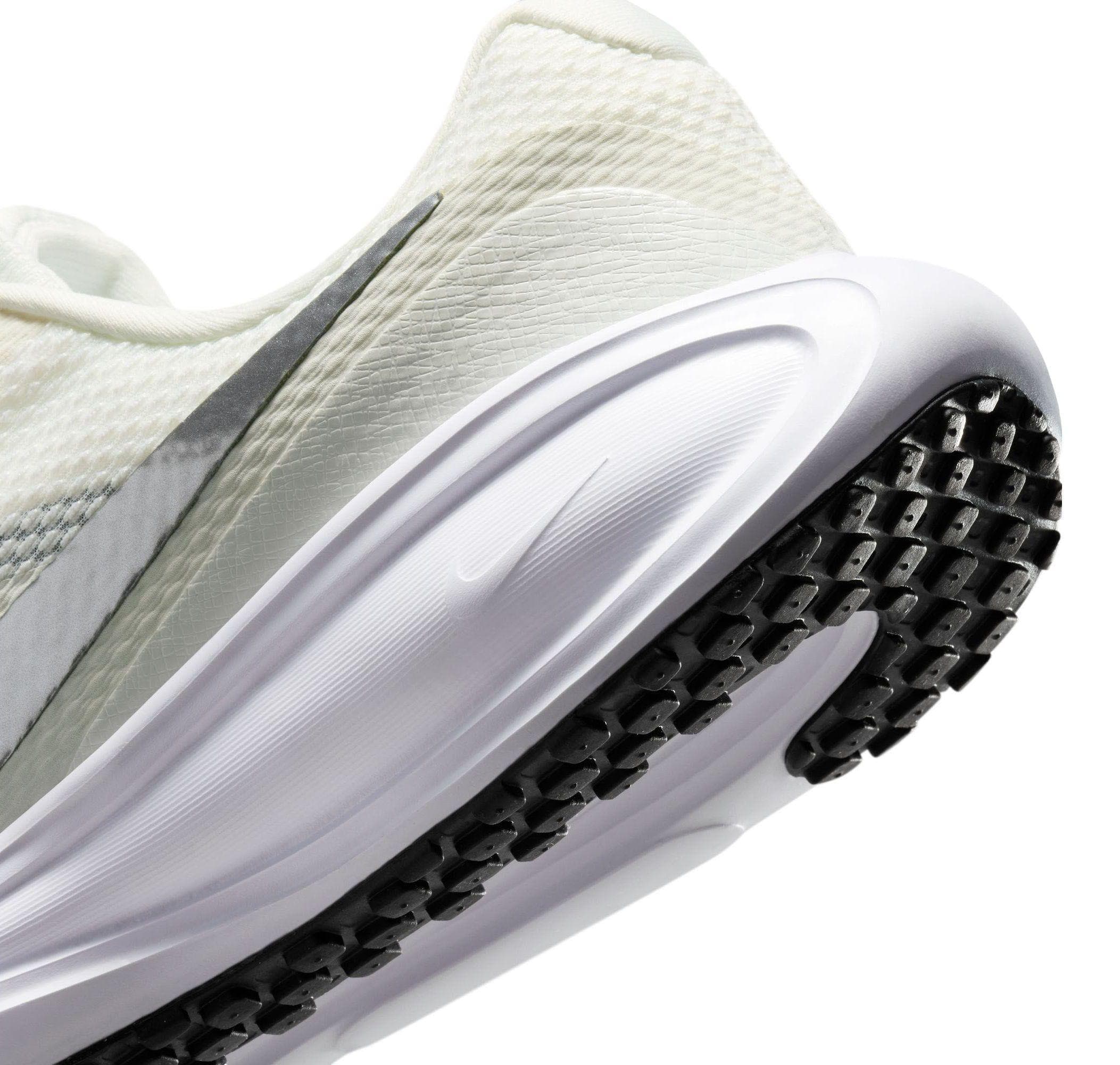 Nike Nike Revolution 8 Kadın Spor Ayakkabı Beyaz - 7