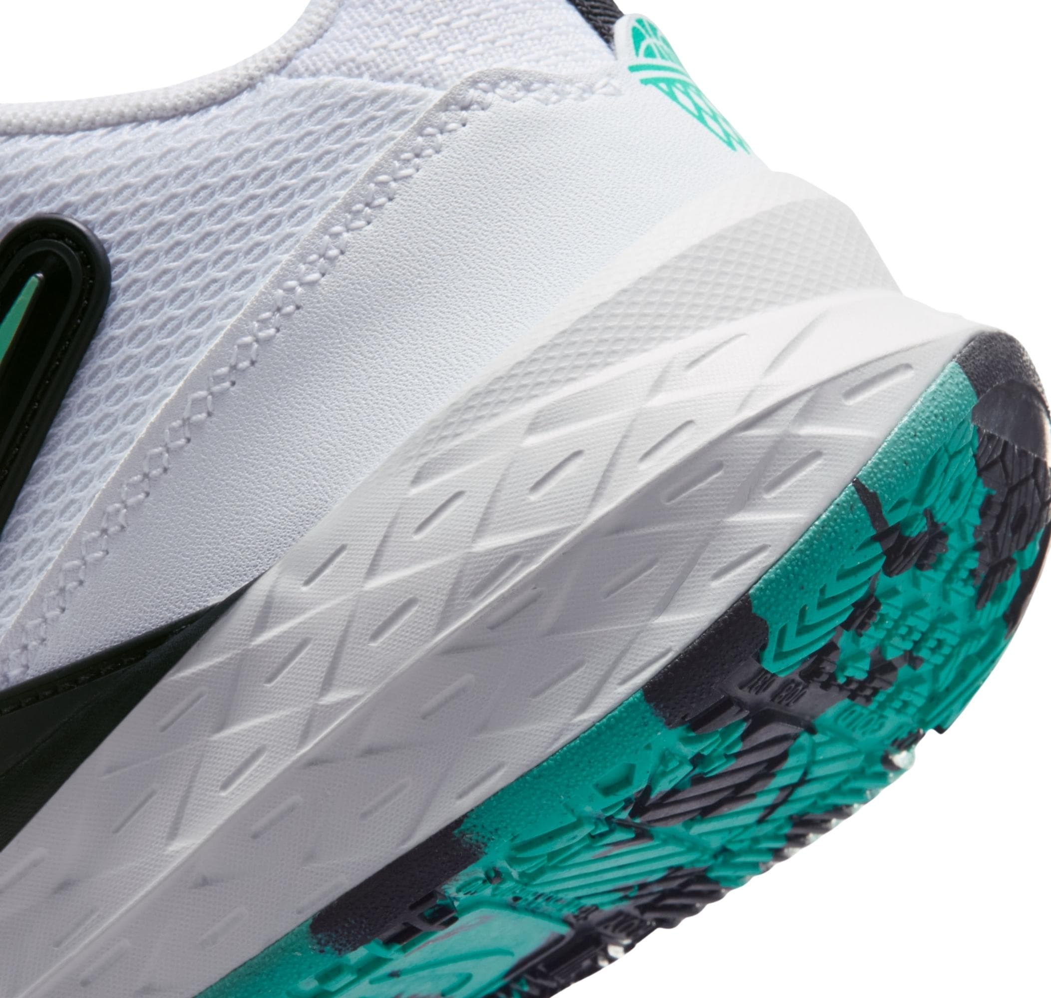 Nike Nike Team Hustle D 12 Çocuk Spor Ayakkabı Beyaz - 10