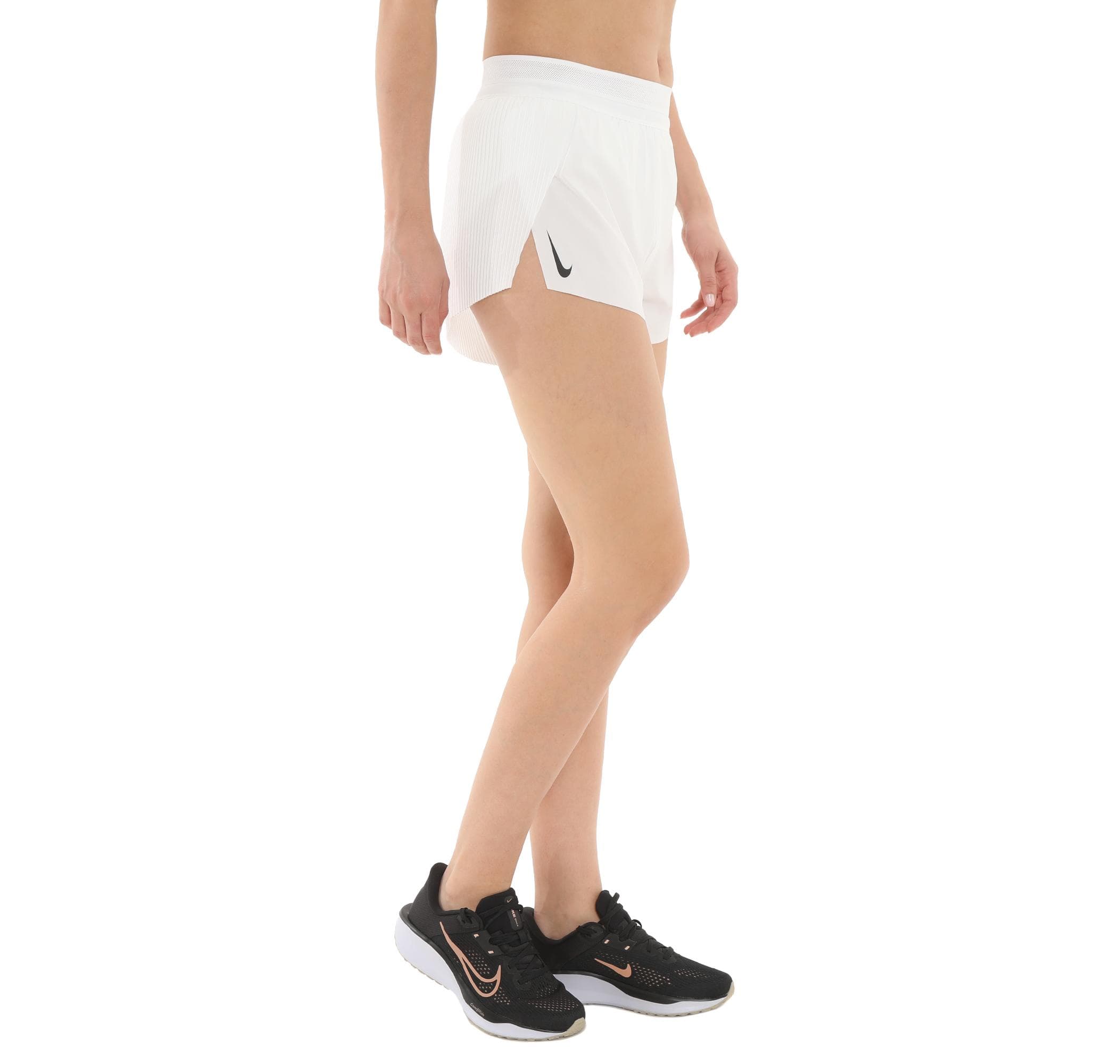 Nike Nike W Nk Arswft Dfadv Mr 3In Short Kadın Şort Ve Kapri Beyaz - 3